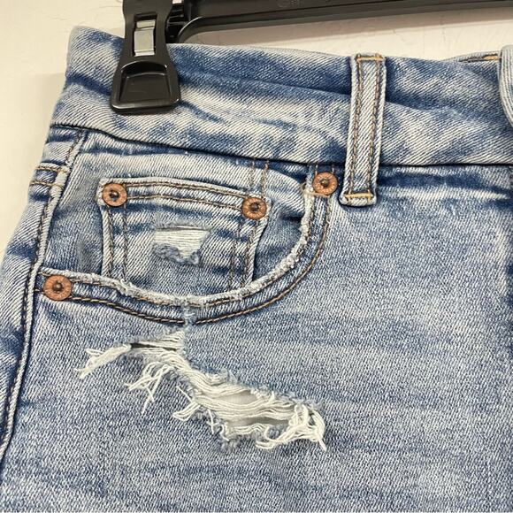 American Eagle Light Wash Distressed Curvy High Rise Mini Jean Skirt Womens 2 - Picture 9 of 10